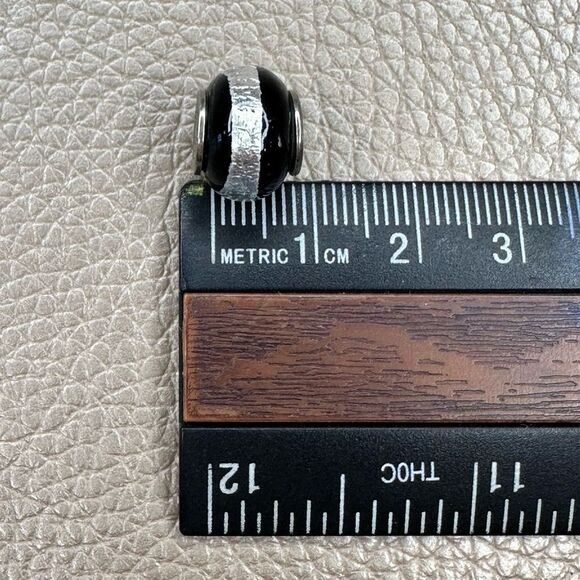 Helzberg Diamonds - Black and Silver Foil Stripe Glass Charm - Picture 3 of 3